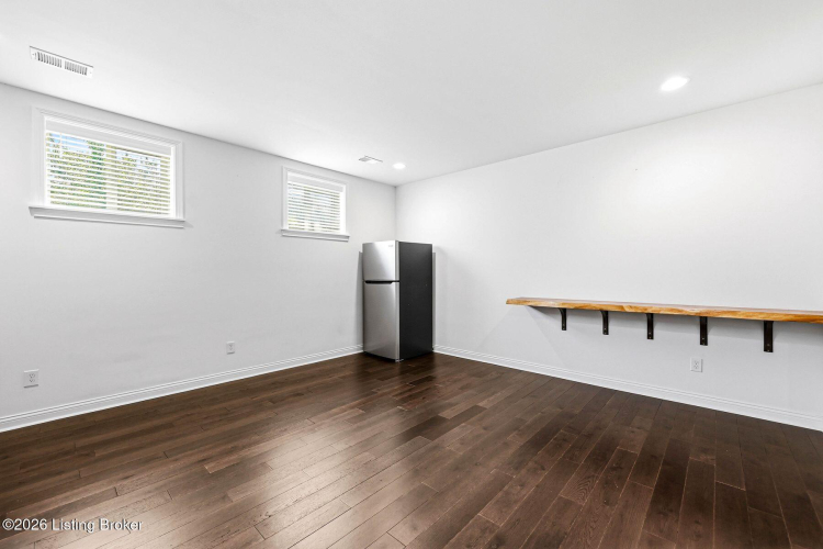 Listing Image 56