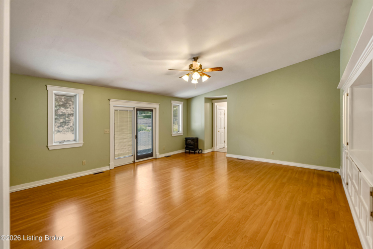 Listing Image 52