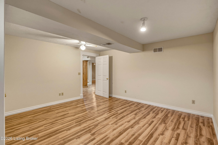 Listing Image 64