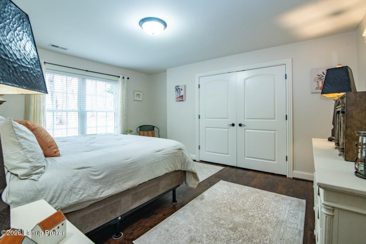 Listing Image 80