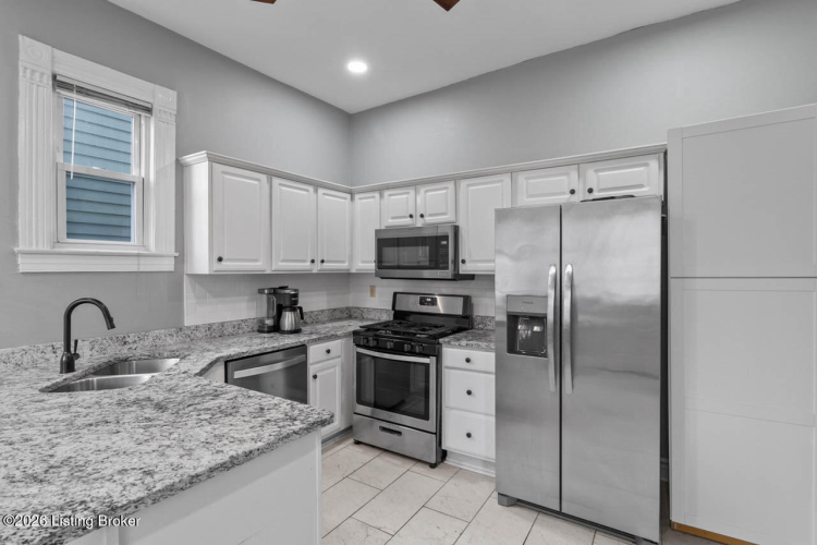 Listing Image 12