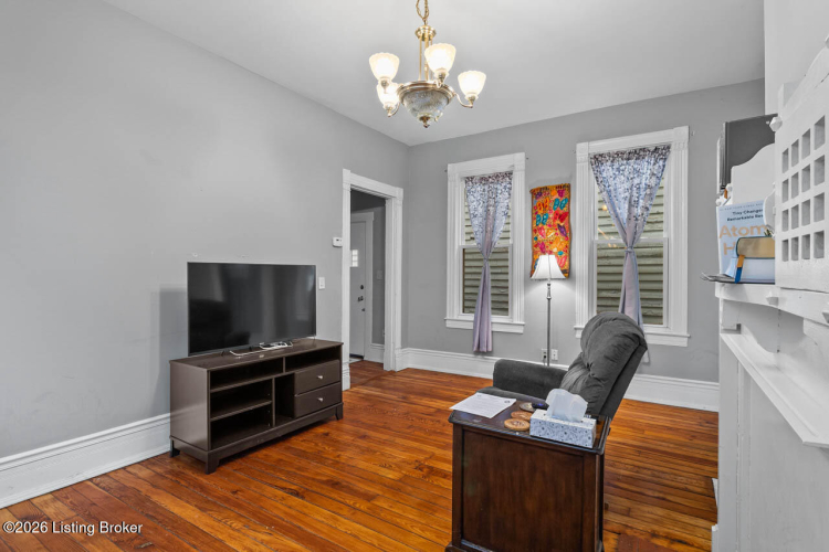 Listing Image 9