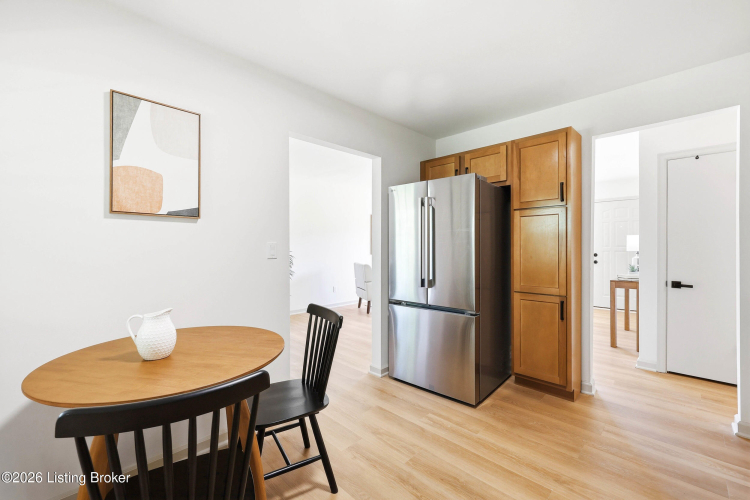 Listing Image 12