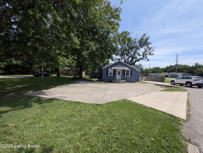 Listing Image 3