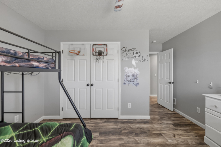Listing Image 17
