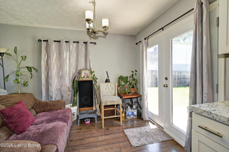 Listing Image 7