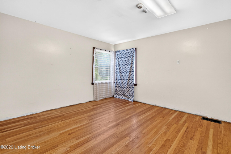 Listing Image 30