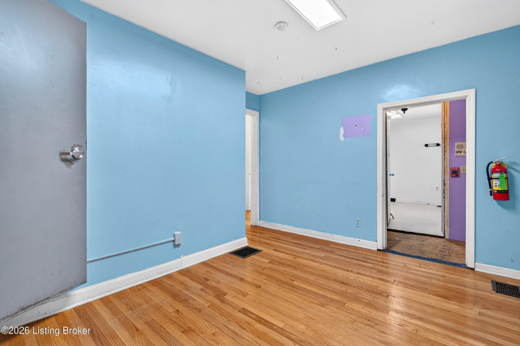 Listing Image 33