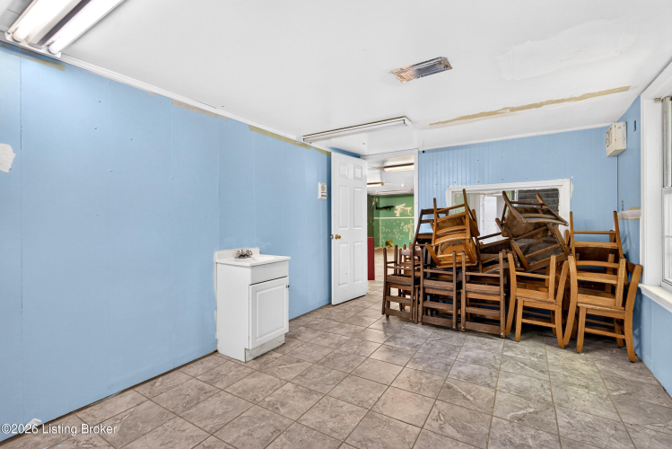 Listing Image 52