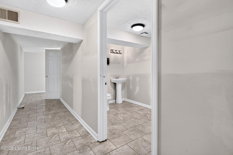 Listing Image 56