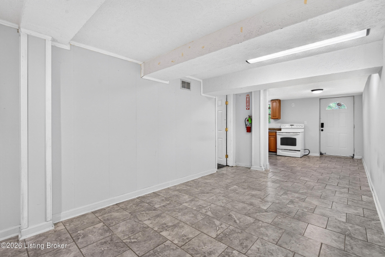Listing Image 58