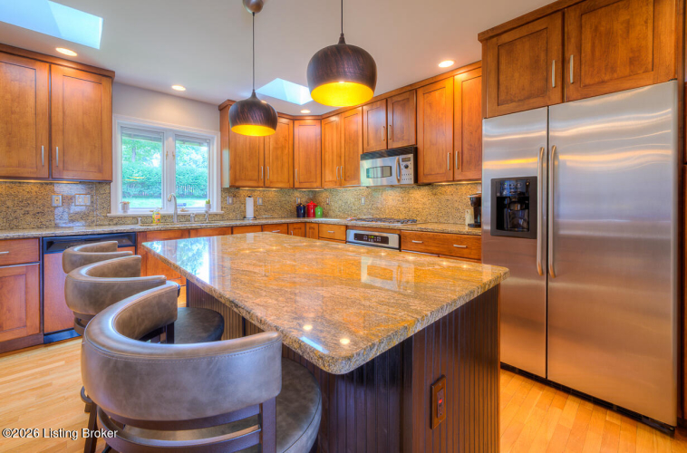 Listing Image 10