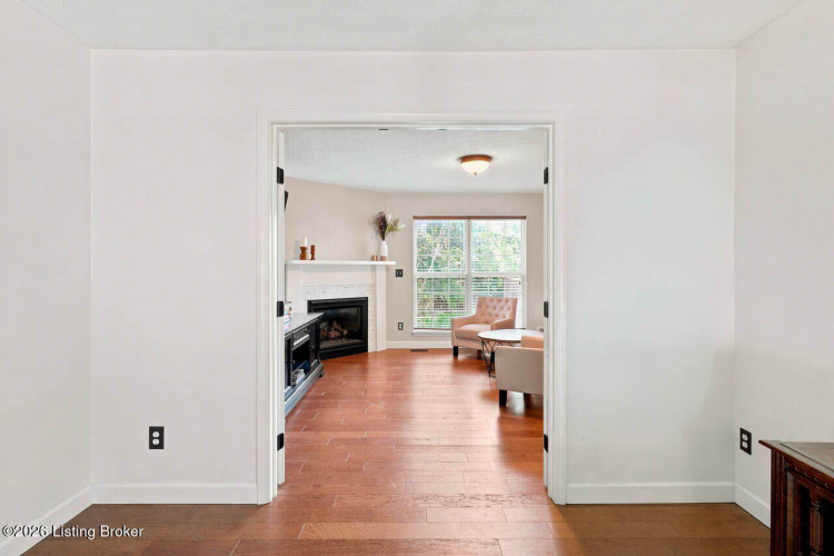 Listing Image 17