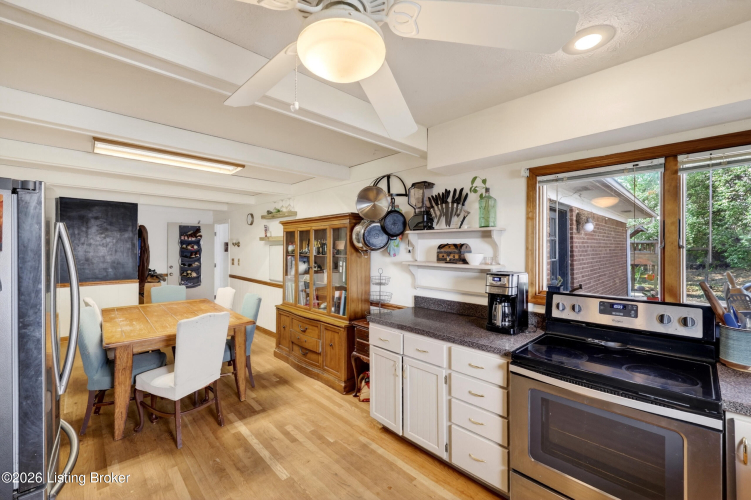 Listing Image 16