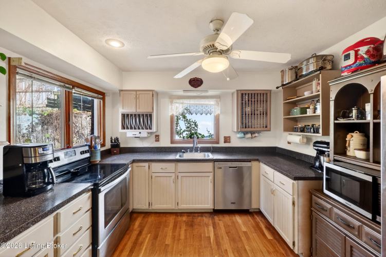 Listing Image 18