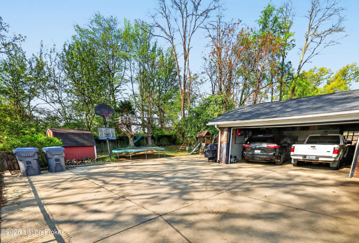 Listing Image 44