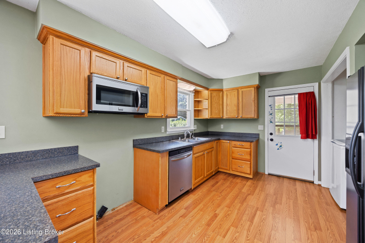 Listing Image 14