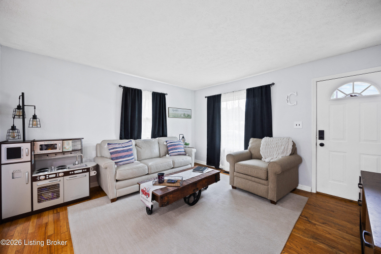 Listing Image 3