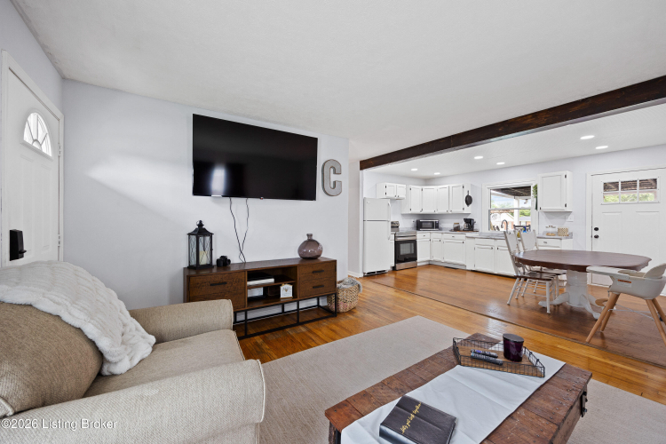 Listing Image 5