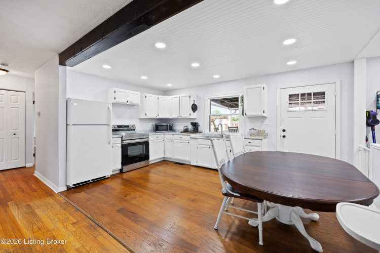 Listing Image 6