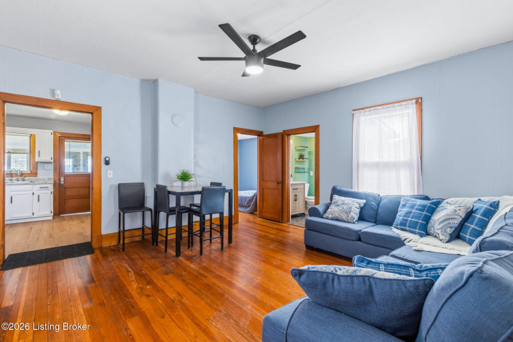 Listing Image 10