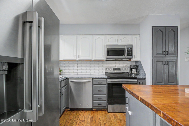 Listing Image 8