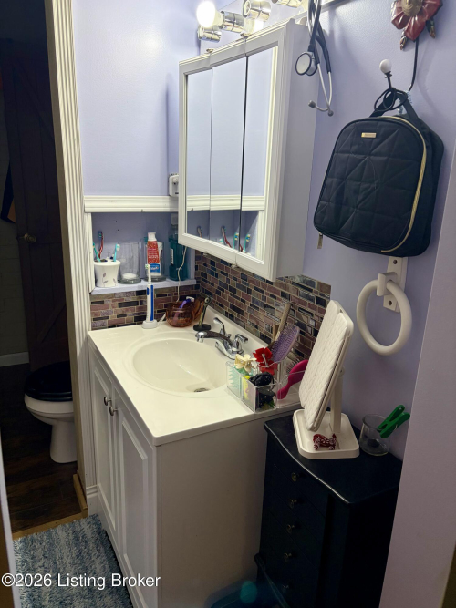 Listing Image 16
