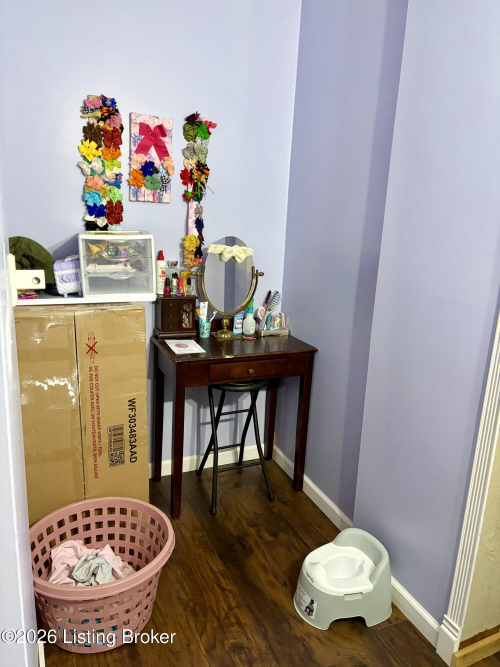 Listing Image 17