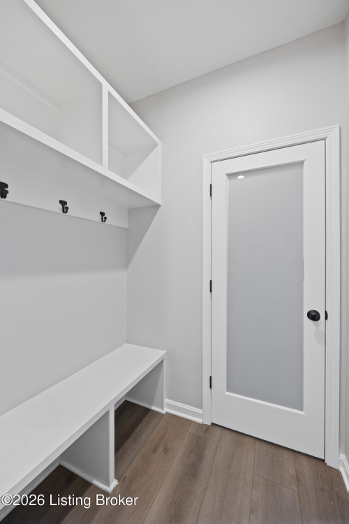 Listing Image 16