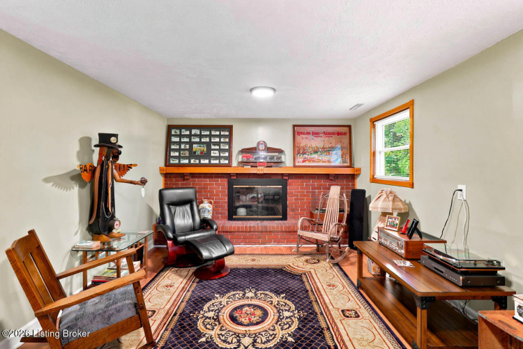 Listing Image 20