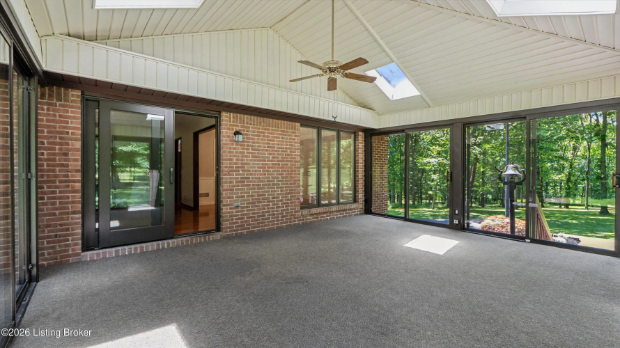Listing Image 28