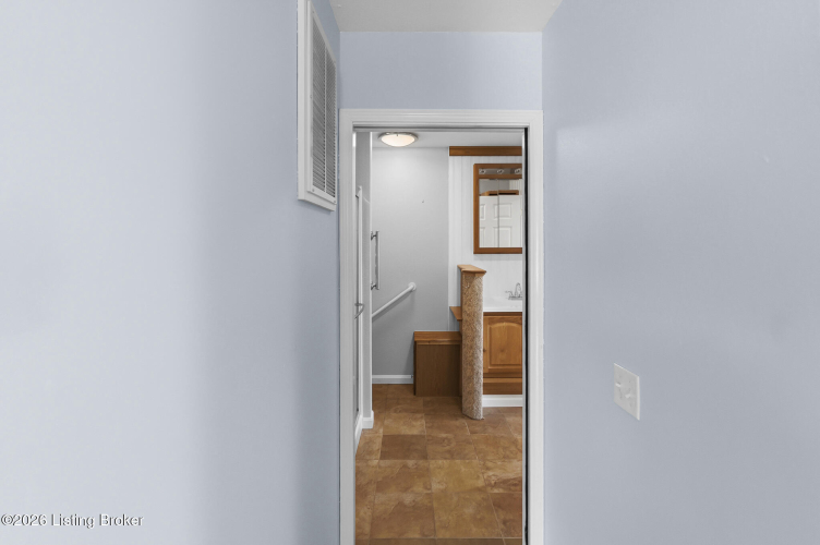 Listing Image 74