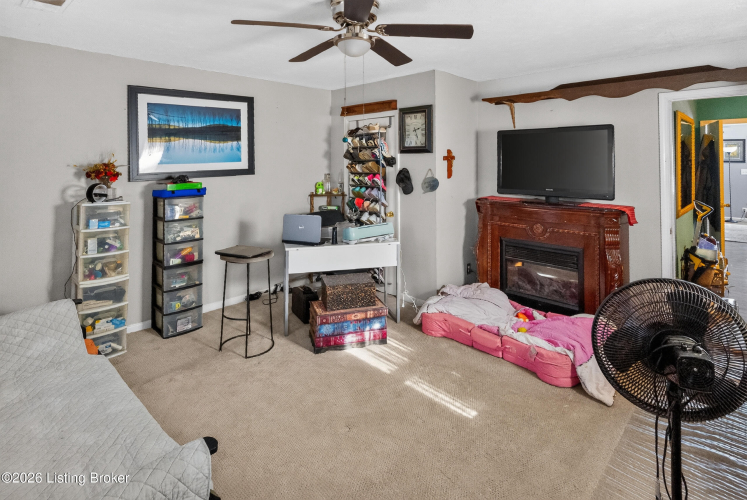 Listing Image 17