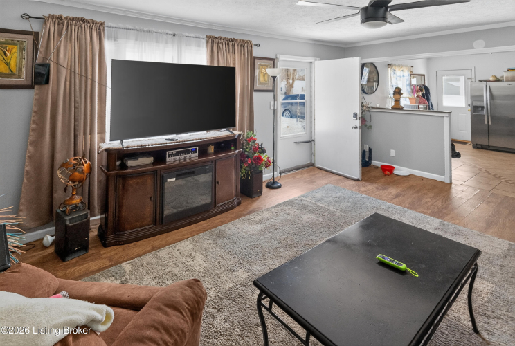 Listing Image 9