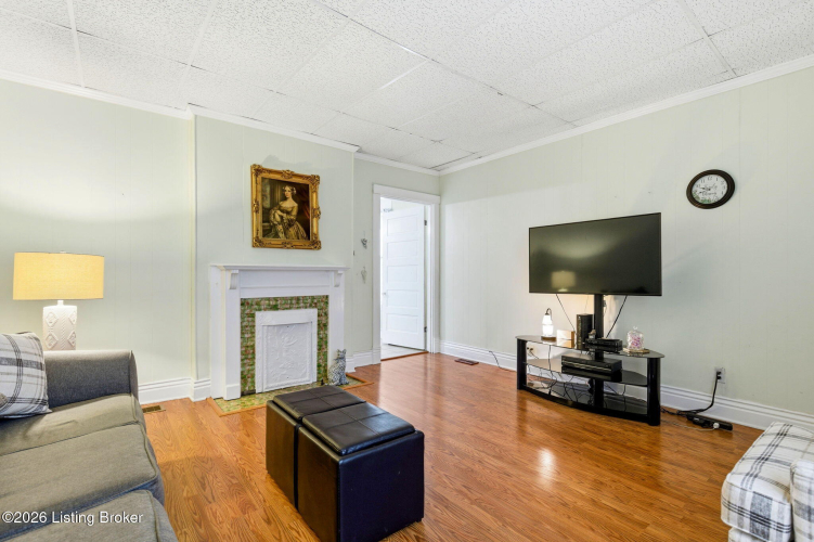 Listing Image 17