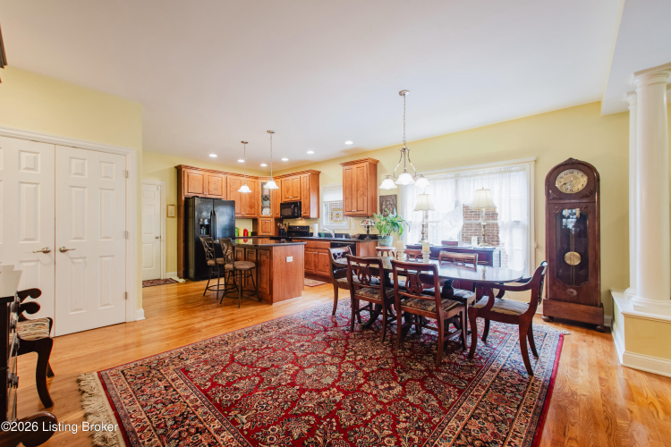 Listing Image 12