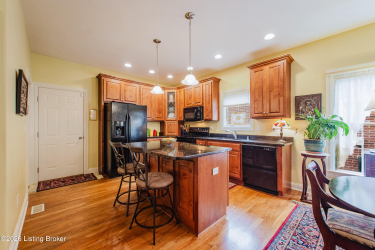 Listing Image 13