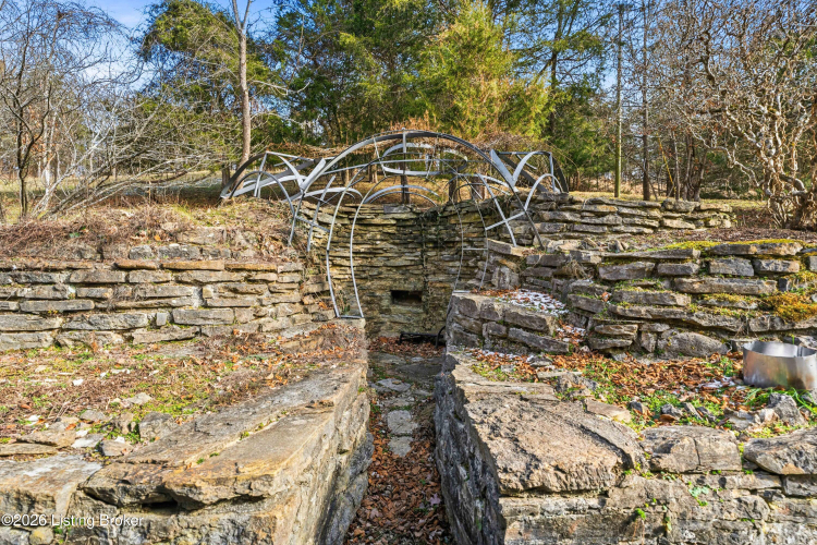 Listing Image 38