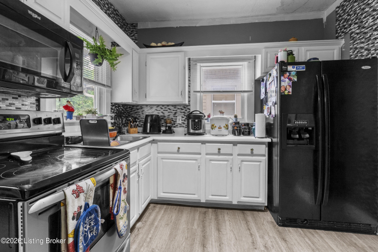 Listing Image 16