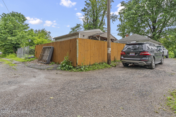 Listing Image 43