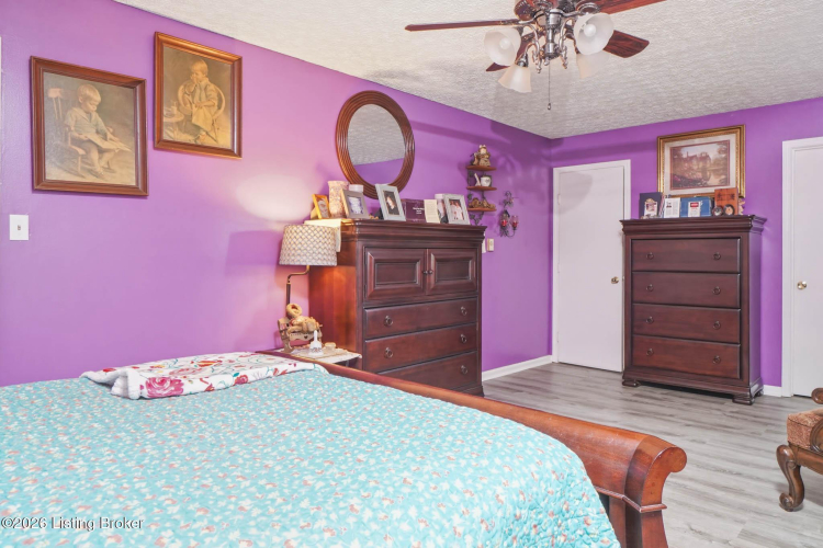 Listing Image 59