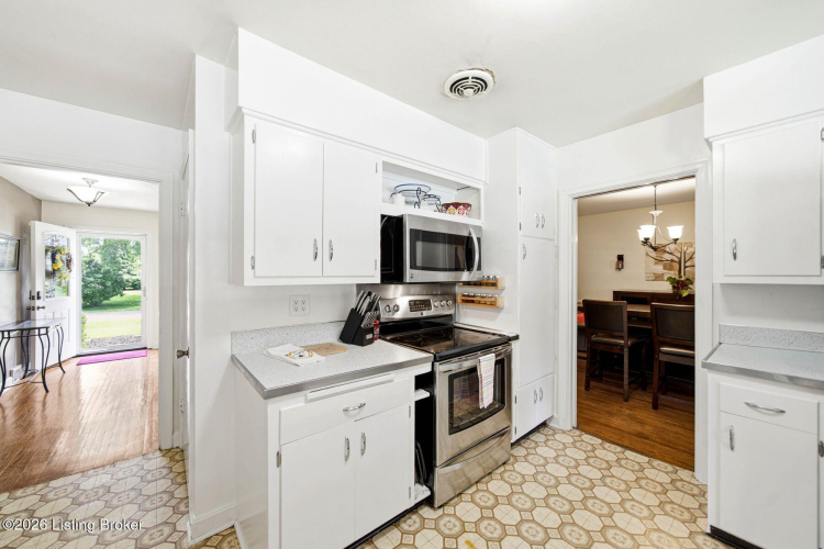 Listing Image 9