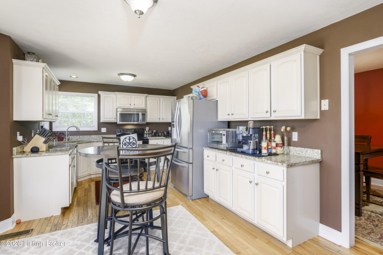 Listing Image 12