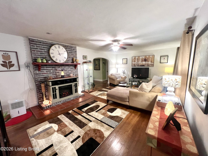 Listing Image 18