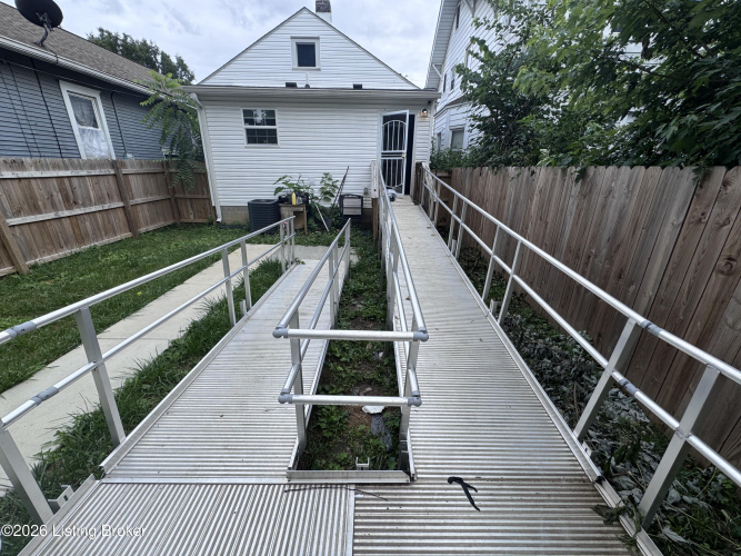 Listing Image 8