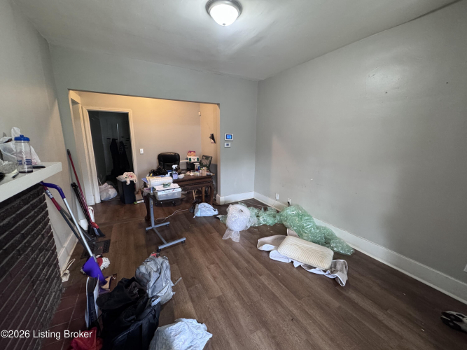 Listing Image 10