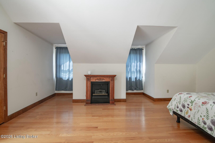 Listing Image 54