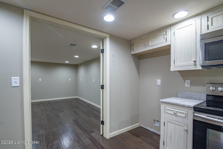 Listing Image 80