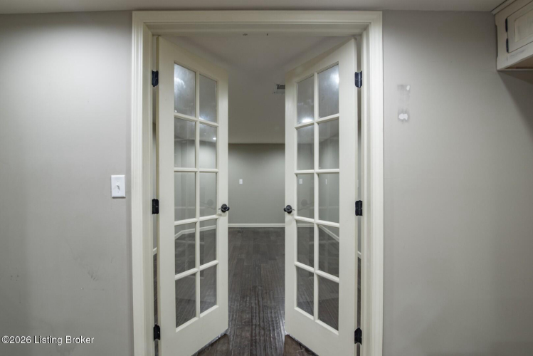 Listing Image 82