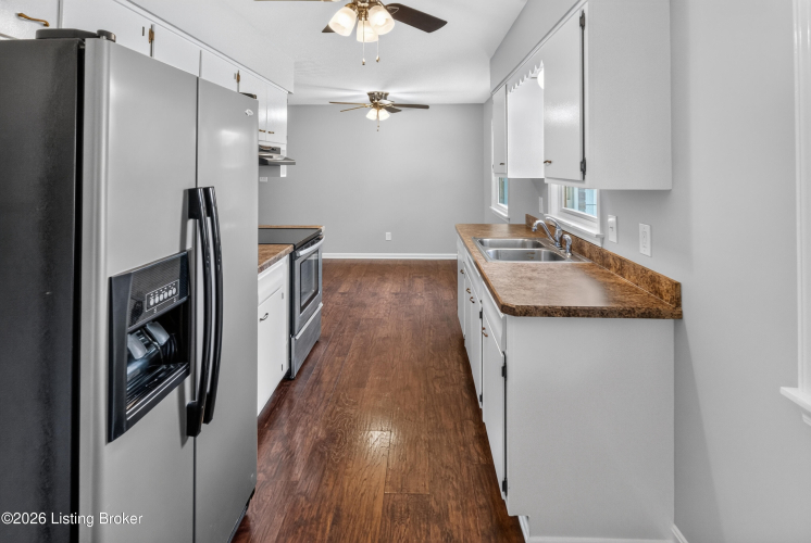 Listing Image 16